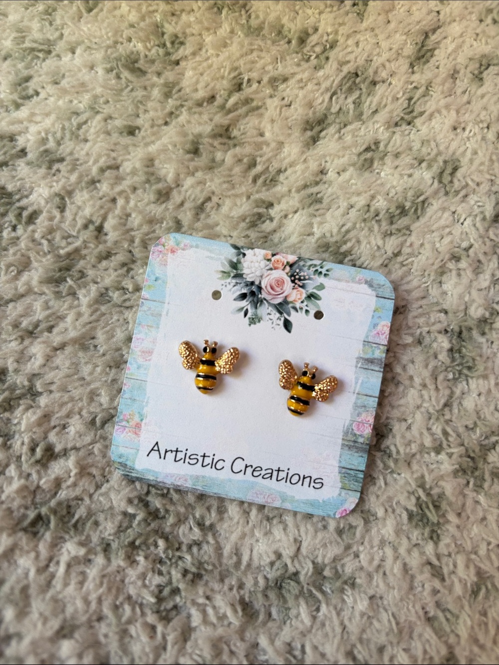 Cute Bee Stud Pierced Earrings NWT .50”